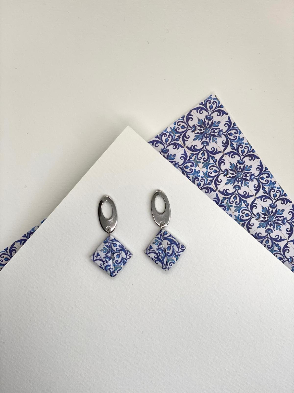 OVAL | Brincos de Origami em Aço Inoxidável papel Azulejo Português feitos à mão